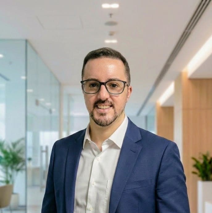 Dr. Lucas Elio González